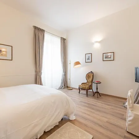 Palazzo Merello ベッド・アンド・ブレックファスト 4*